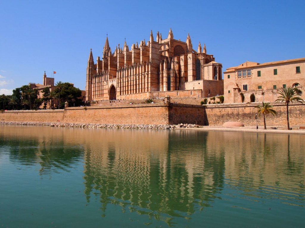 Club MAC Alcudia image of Palma Cathedral